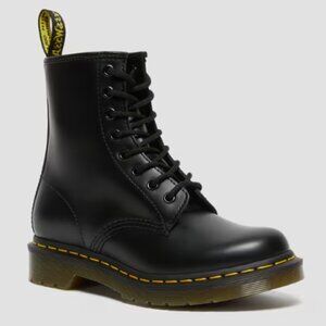 1460 Women's Smooth Leather Lace Up Boots